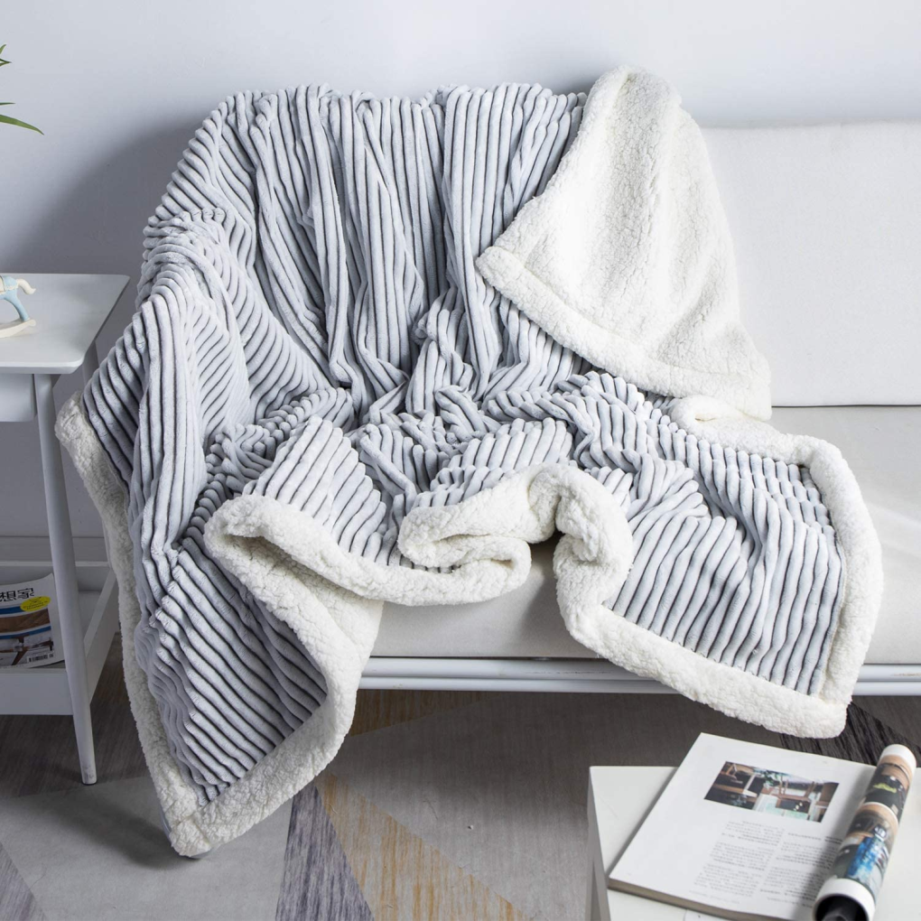 8 Tips in Washing and Maintaining the Quality of an Ugg Blanket