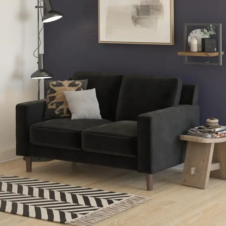 Sectional Couch VS Sofa – Which is the Ideal Furniture for a Small Living Room Design? 