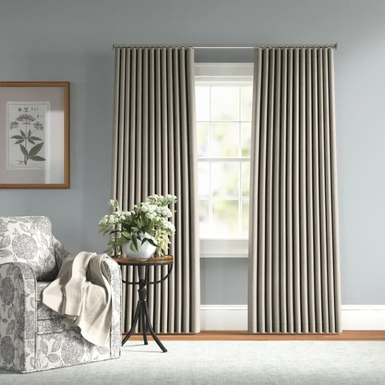 Should You Get Blinds or Curtains for the Living Room? 