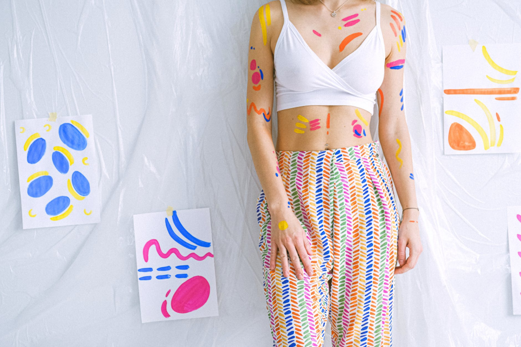 What Kinds of Paint is Safe for the Skin? StoryNorth