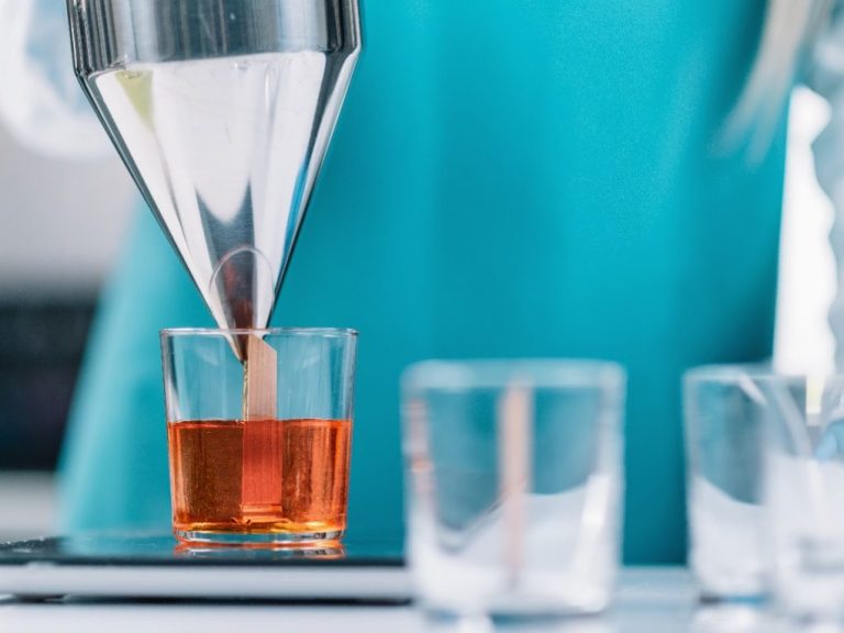 How to Safely Melt a Candle on the Stove A StepbyStep Guide StoryNorth