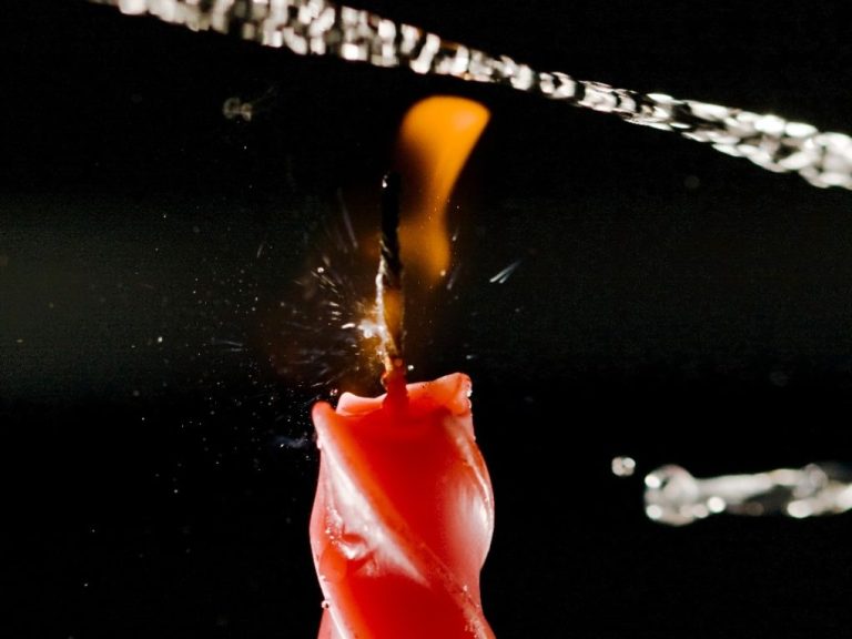 What Does It Mean When a Candle Makes Popping Noises: Reasons Why Candle Makes Popping Noises