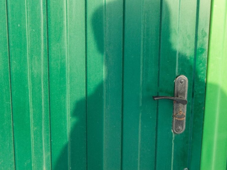 What Kind of Paint to Use for Exterior Metal Doors A Comprehensive